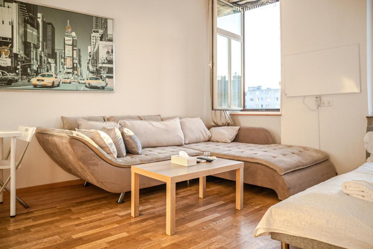 Joyful 2Br Shared Apt Near Millenium Tower & Danube River ウィーン エクステリア 写真