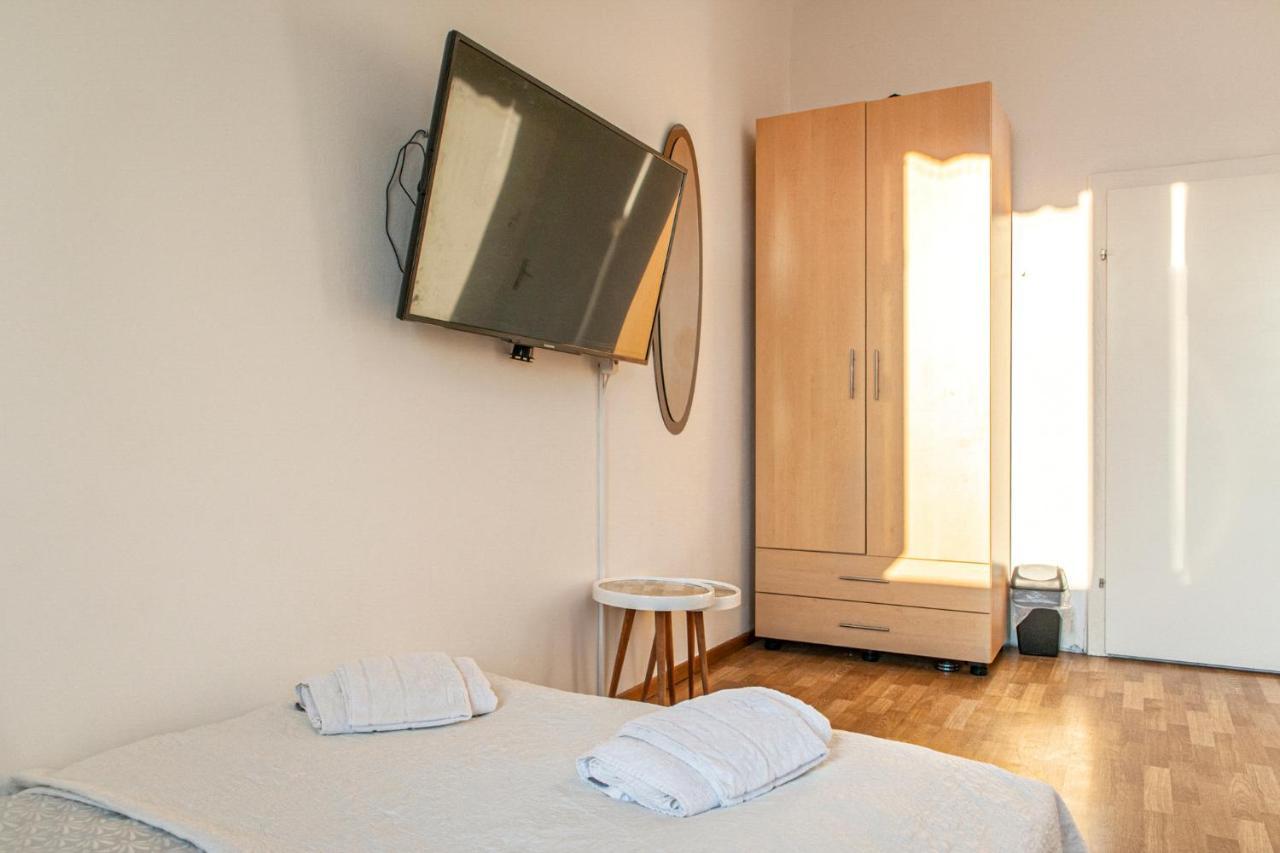 Joyful 2Br Shared Apt Near Millenium Tower & Danube River ウィーン エクステリア 写真