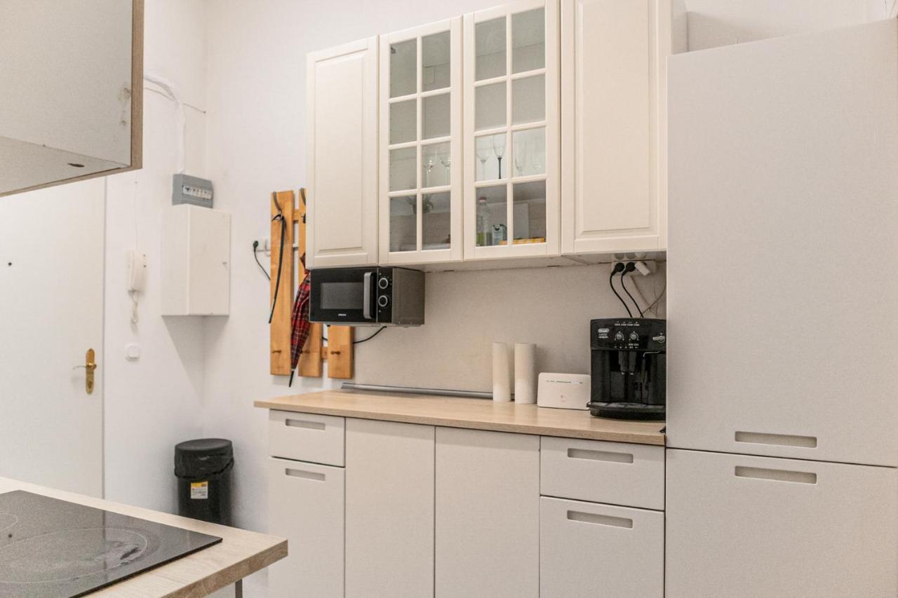 Joyful 2Br Shared Apt Near Millenium Tower & Danube River ウィーン エクステリア 写真