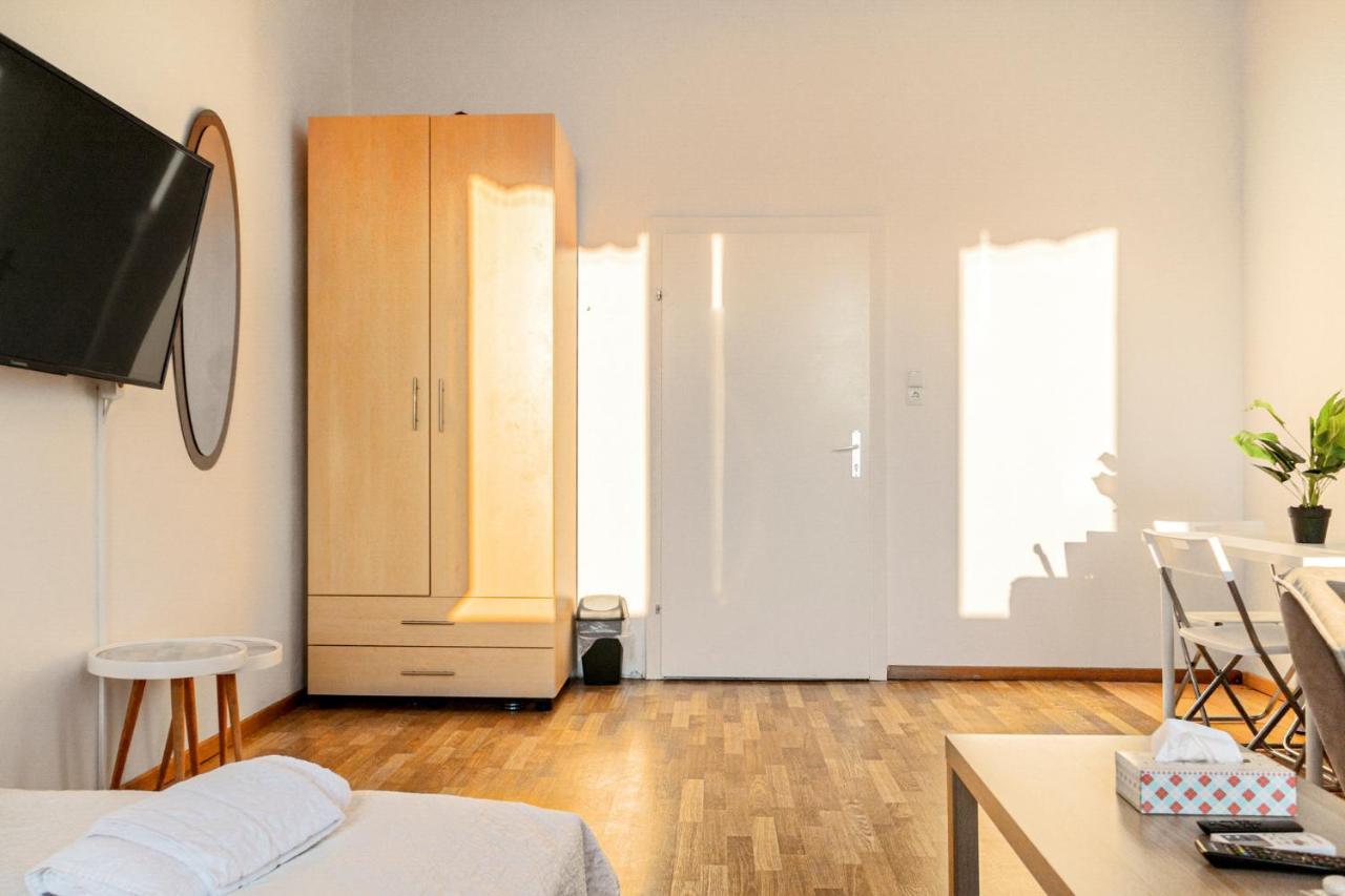 Joyful 2Br Shared Apt Near Millenium Tower & Danube River ウィーン エクステリア 写真
